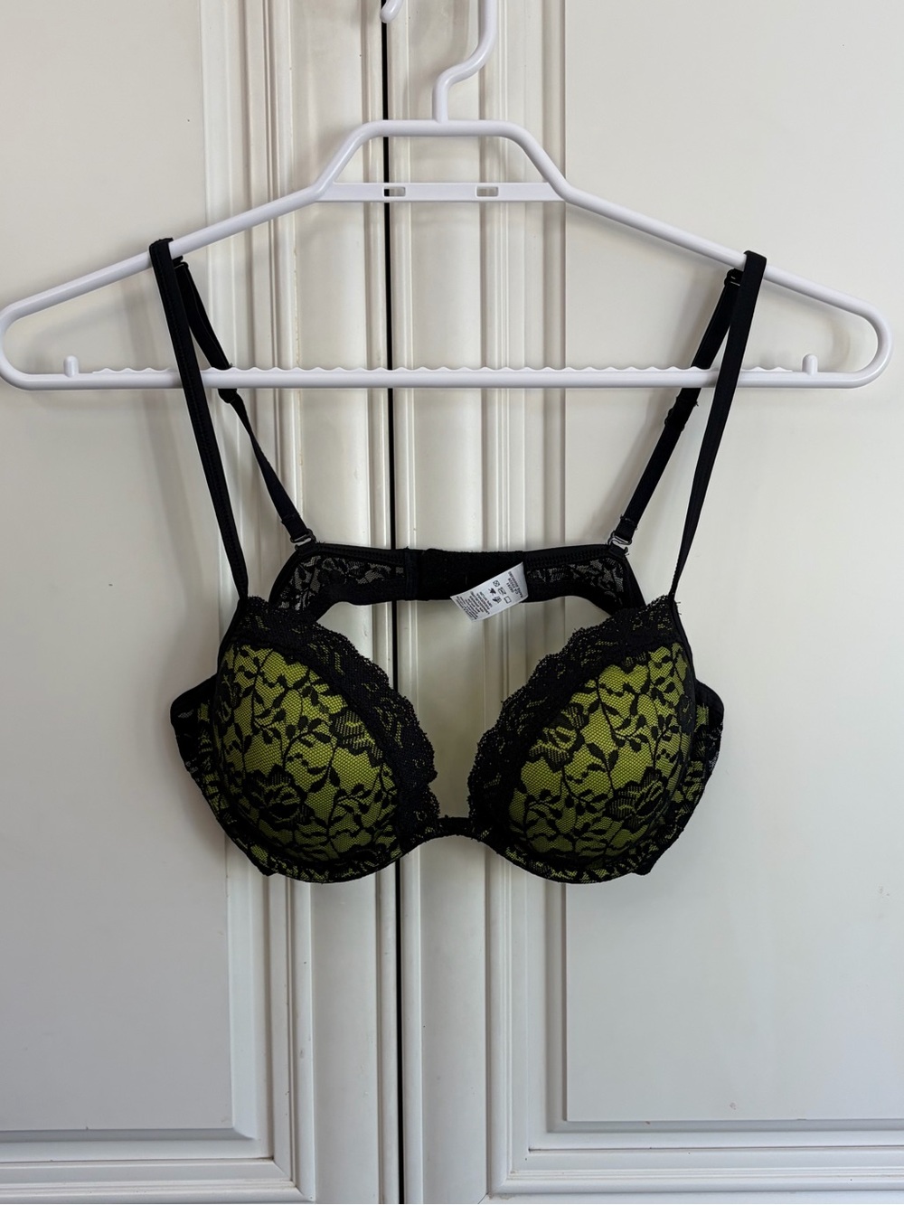 EUC La Senza women’s lace bra